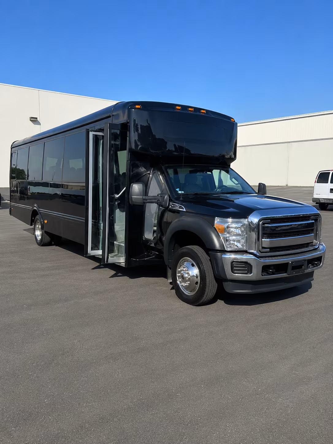 New Orleans Homecoming & Prom Party Bus Rentals